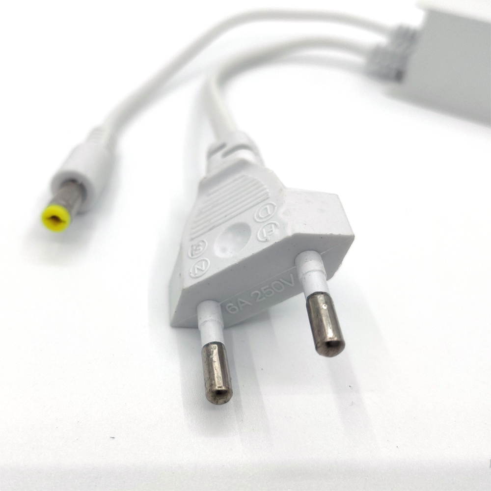 White AC 100-240V Input DC 12V - огляд і ціна Outdoor Power Port